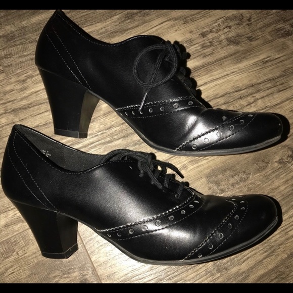 Predictions Shoes - Predictions Black Tie Shoes - Womens size 7